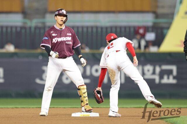 무명투수 대반란! 전승팀에 5이닝 무실점 쾌투→1639일 만에 승리 쾌거, 키움 드디어 이겼다…SSG 타케다 4⅔이닝 5실점 패전 [MD인천]