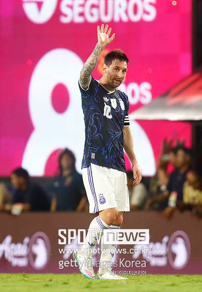 ‘굿바이’ 메시, 북중미월드컵 직전 아르헨티나 대표팀 은퇴 같은 마지막 홈 경기 “여전히 마법 같은 활약”