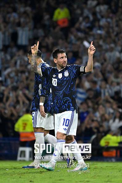 ‘굿바이’ 메시, 북중미월드컵 직전 아르헨티나 대표팀 은퇴 같은 마지막 홈 경기 “여전히 마법 같은 활약”