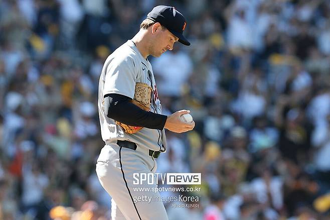 KBO 최고의 직구, MLB에 쫄아서 변화구 투수 강제 변신? ‘ERA 11.57’ 이게 수준 차이인가