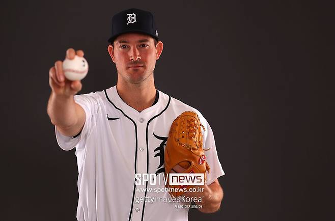 KBO 최고의 직구, MLB에 쫄아서 변화구 투수 강제 변신? ‘ERA 11.57’ 이게 수준 차이인가