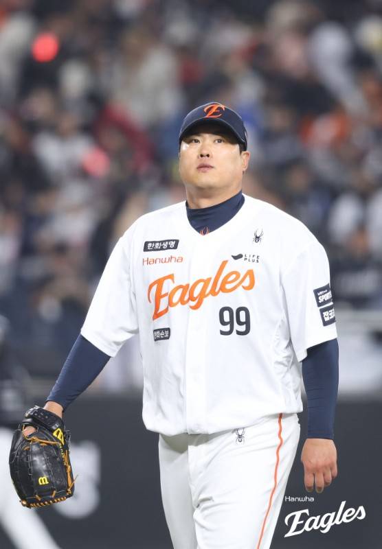 힘겹게 11점 내면 뭐하나? 류현진 내려가자 무한 '볼볼볼볼', 한화 불펜 이게 처참한 현실인가 [대전 현장]