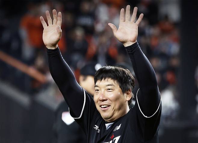 '50억 너무 싸 보이네' 김현수, 한국시리즈 이어 한화에 또 9회 비수 꽂다→