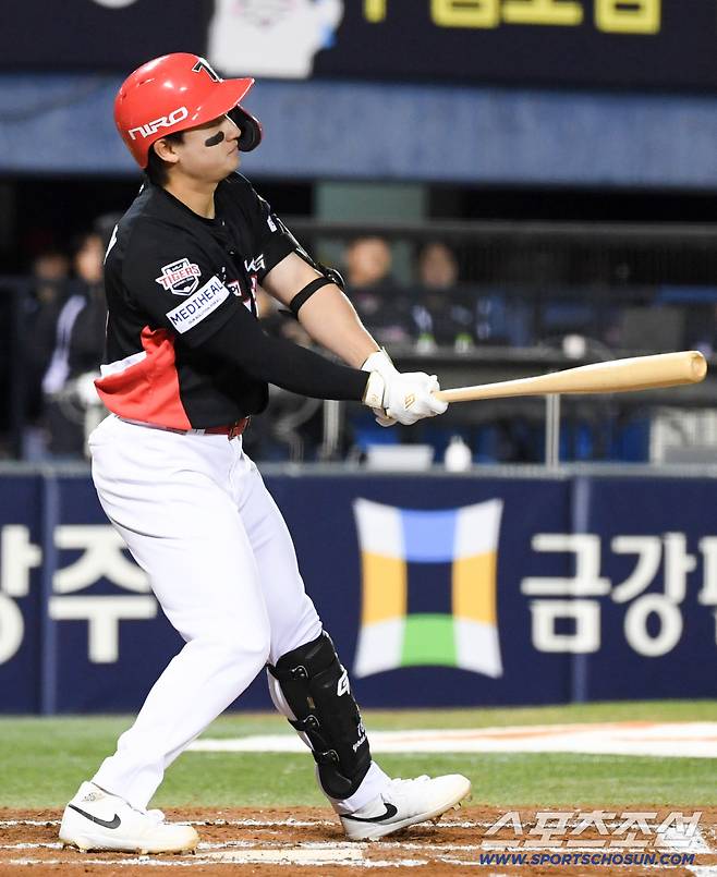 'KIA 깜짝' 일단 병원부터 보냈다, 부상 얼마나 시달렸으면…주전급 대우, 지금은 곤란하다