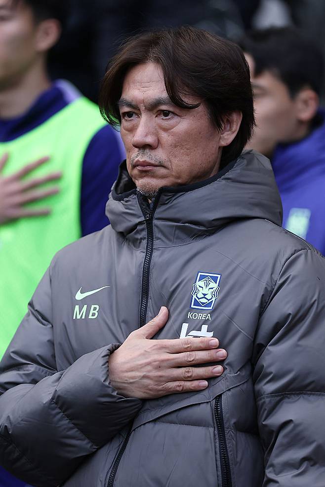 2연패→결국 경질 결단, 공식 발표만 남았다…홍명보 감독과 韓 사령탑 경쟁한 르나르, 월드컵 앞두고 사우디와 결별 '유력'