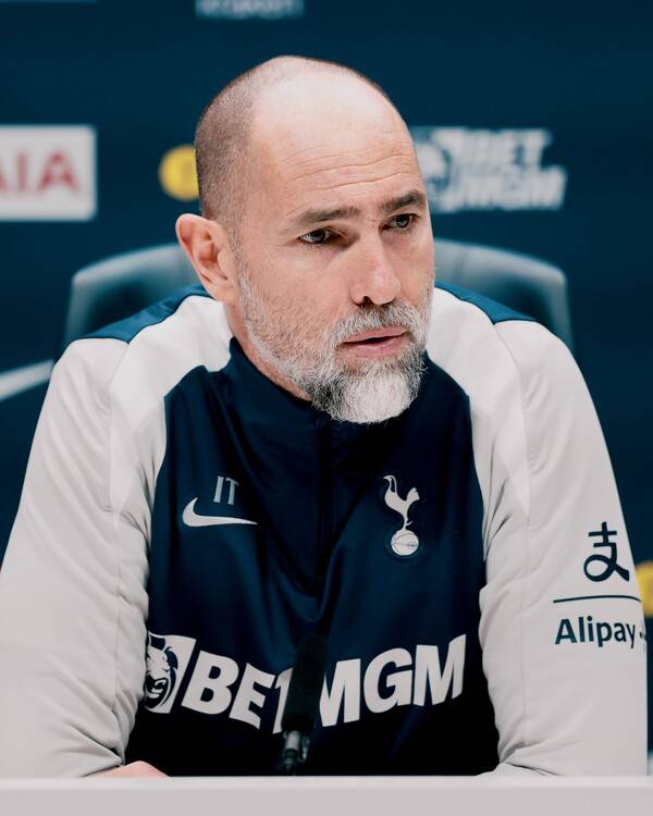 토트넘 진짜 웃긴다...전임 감독 44일 만에 잘라놓고 후임은 5년 계약? 강등당하면 어쩌려고 그러나