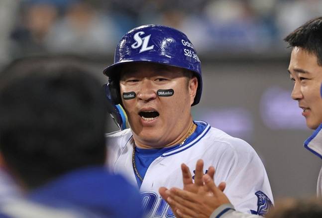 '한화 지각 계약→2군행' 손아섭 주춤, 김현수·최형우 안타 페이스 무섭네! 4월 중 최다 안타 주인공 바뀌나