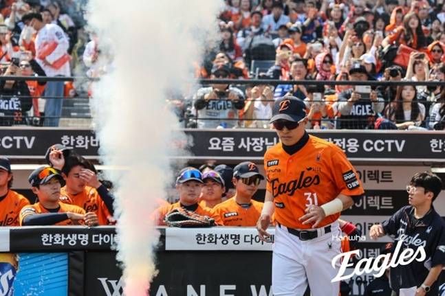 '한화 지각 계약→2군행' 손아섭 주춤, 김현수·최형우 안타 페이스 무섭네! 4월 중 최다 안타 주인공 바뀌나