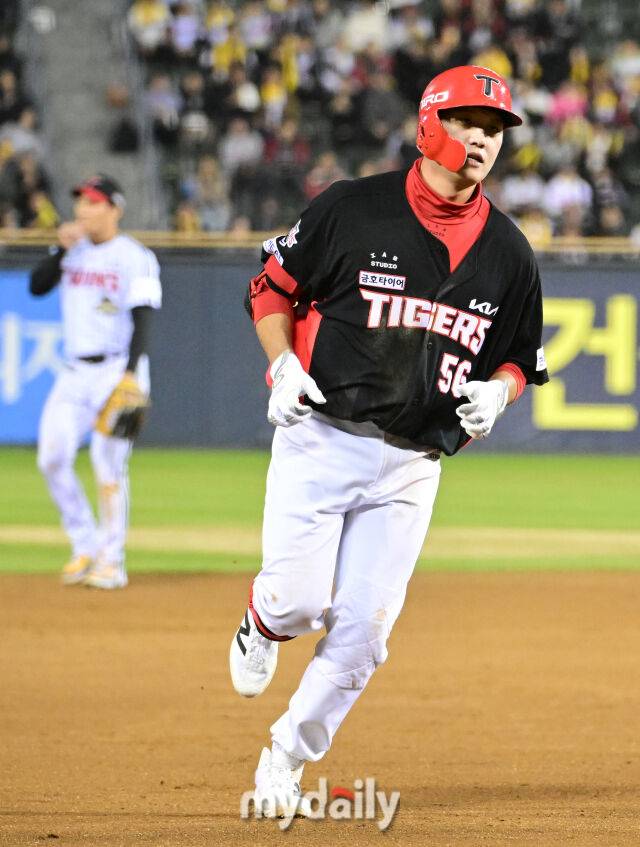 KIA 오선우가 이제 글러브 2개 챙길 일은 없을 줄 알았는데…1루수비 집중훈련 허무했다? 다 쓸모 있습니다