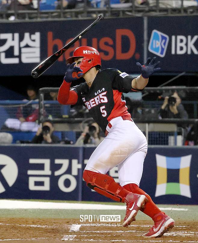 “아껴 쓰고 있다” 김도영 끓는 피, 꾹꾹 억누른다… 내야 안타 하나보다, 완주가 더 중요하다