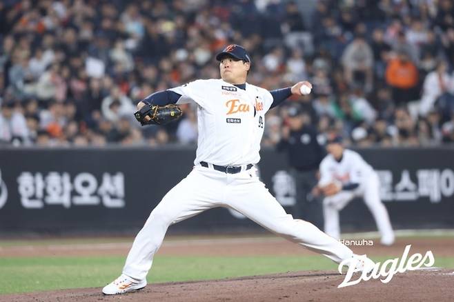 “칼 갈고 있습니다” 독수리 출신 영웅, ‘한화전’ 벼른다…류현진도 “붙어보자” [SS스타]