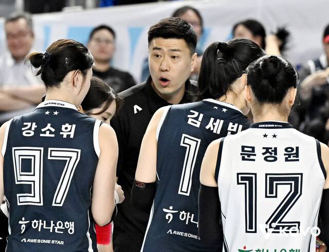 ‘감독 부재’ GS칼텍스 VS ‘실바 부상’ 도로공사, 챔프 2차전 누가 웃을까