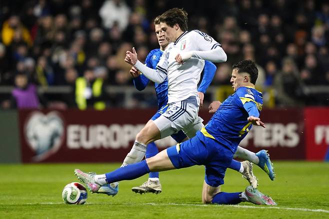 '안정환처럼 이탈리아서 쫓겨날까?' 伊 월드컵 탈락시킨 보스니아 수비수, 도발 인터뷰 급하게 '수습'