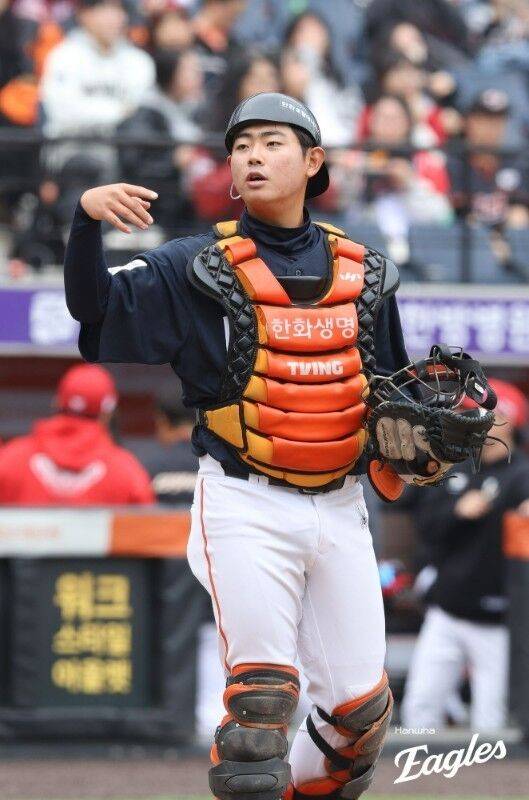 '와' 한화 5G 만에 라인업 전격 변경, 거포 포수 유망주 카드 꺼냈다…어떻게 문동주 파트너 낙점됐나