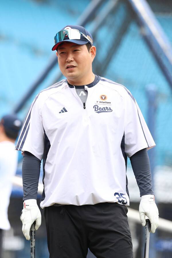 '데뷔 20년 만의 최악 스타트' 양의지에게 대체 무슨 일이 있었나…어느덧 세는 나이 40, '에이징 커브' 우려 '스멀스멀'