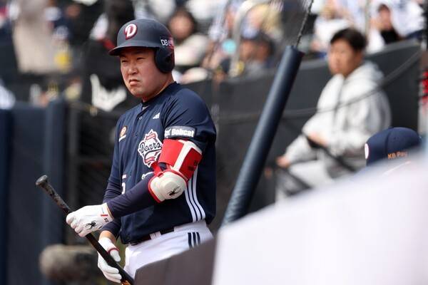 '데뷔 20년 만의 최악 스타트' 양의지에게 대체 무슨 일이 있었나…어느덧 세는 나이 40, '에이징 커브' 우려 '스멀스멀'