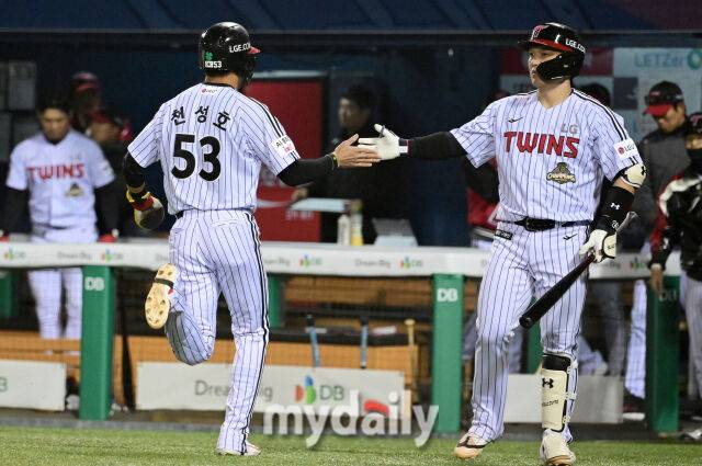 LG 패패패승승 반등 성공, 호주 국대 QS 첫 승... KIA 9회 1사 1, 2루 무득점 '2연패' [MD잠실]