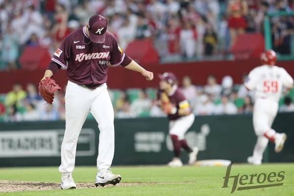 정우주 거르고 뽑은 키움 정현우, 첫 등판부터 고개 떨궜다[스한 이슈人]