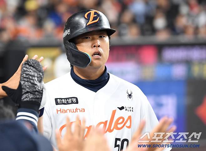 대전 불바다 3연전 싹쓸이+'36점' 신기록!…'장성우 6타점→문동주 난타→오재원 실책→강백호·문현빈 반격포' KT, 한화 잡고 개막 5연승 [대전리뷰]