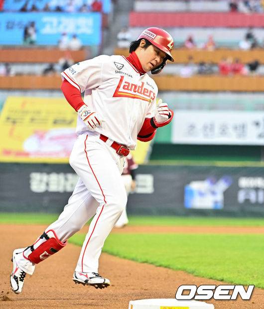 ‘시즌 첫 홈런 폭발’ 작년 부상 악몽 떠올린 519홈런 레전드 “실망시키지 않기 위해 정말 열심히 준비했다” [오!쎈 인천]