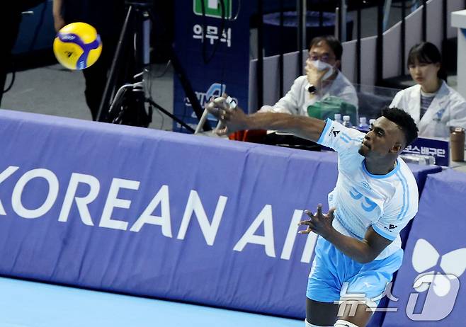 이란 탈출 후 한국행…대한항공 마쏘