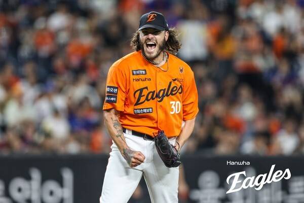 마운드 '총체적 난국' 한화, 누가 나와도 무너진다…문동주마저 대량 실점, 지난해 '철벽 투수진' 어디로 갔나