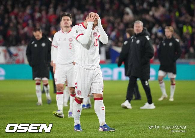 ‘꿀조’라더니 탈락 쇼크…덴마크, 오만 끝에 WC 문턱서 추락