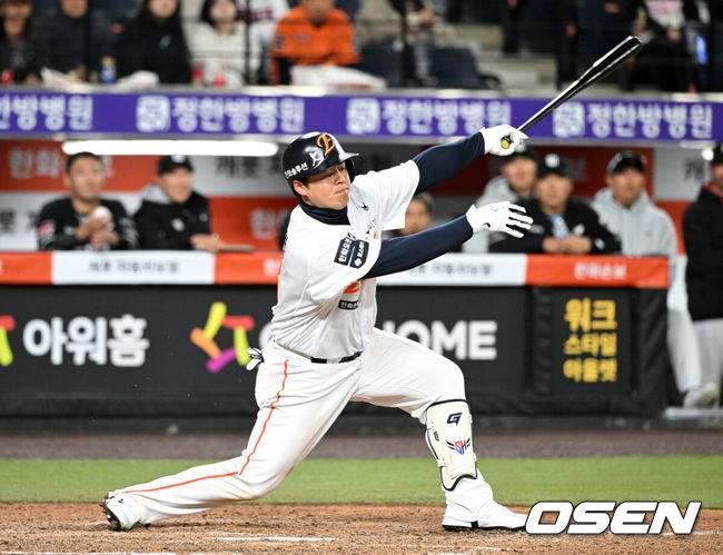 '삼진 1위' 4번타자, 타율 1할대로 내려앉았다…올해도 해법은 믿음에 있을까 [오!쎈 대전]