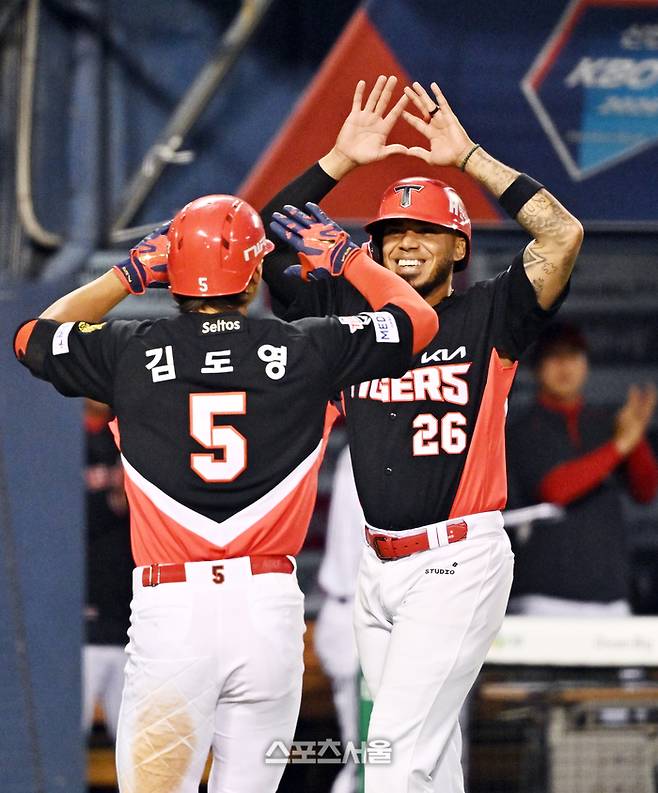 ‘슈퍼스타’ 김도영+‘2번’ 카스트로+‘감 좋은’ 김선빈→KIA, ‘최형우 공백’ 티 안 나네 [SS포커스]