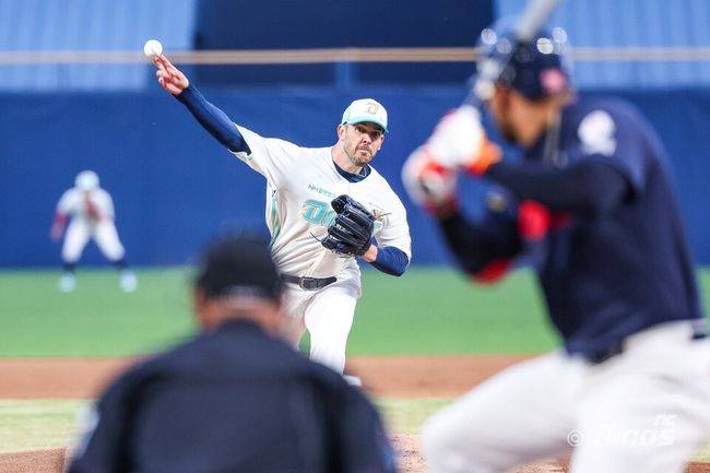 'SSG 계약해지 후회할까' 1.5억에 다시 NC행, 신분 역전 도전…17승 에이스 두고 고민하게 만들까