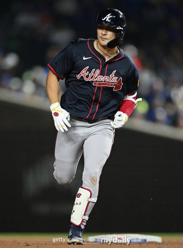 “김하성 AVG 0.250·10홈런·WAR 1.6…우측으로 강하게 칠 수 있어야” 강정호 예상&분석, 120~130G 나간다