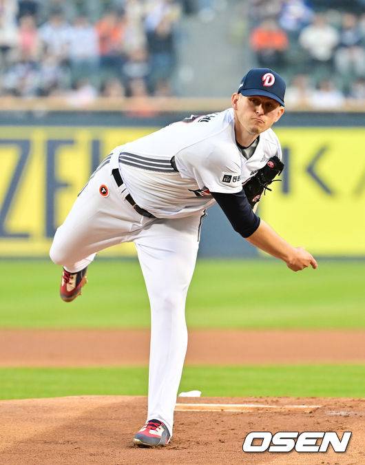 두산 초비상! 외인 에이스 2회 부상 교체→병원 검진 잡혔다 “우측 등 불편감 호소” [오!쎈 잠실]