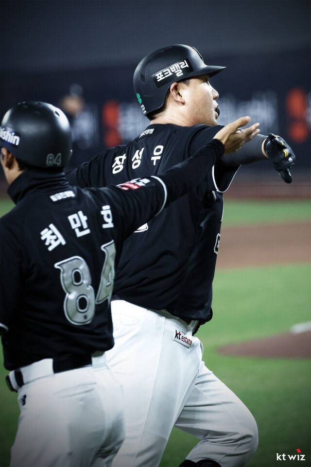 만루홈런→투런홈런→韓 홈런 1위 실화? 36살 베테랑 맹타 비결 전격 공개