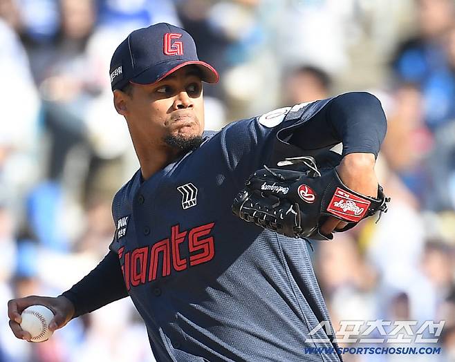 신기루처럼 사라진 '폰세급' 망상 → 롯데 로드리게스, 안 무서운 153㎞. 4이닝 9피안타 5볼넷 8실점 붕괴 [부산 현장]