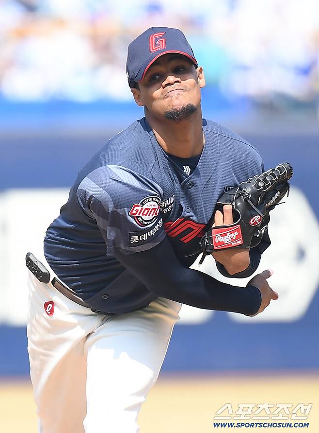 신기루처럼 사라진 '폰세급' 망상 → 롯데 로드리게스, 안 무서운 153㎞. 4이닝 9피안타 5볼넷 8실점 붕괴 [부산 현장]