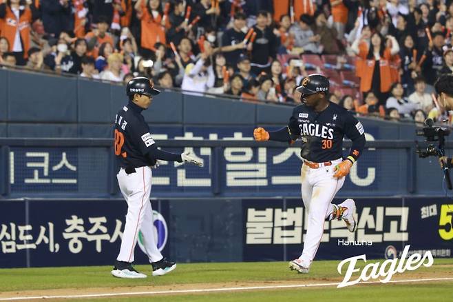 '13안타 대폭발' 한화, 3연패 탈출! '멀티히트 무삼진' 노시환→페라자·최재훈·오재원 8타점 합작 [잠실:스코어]