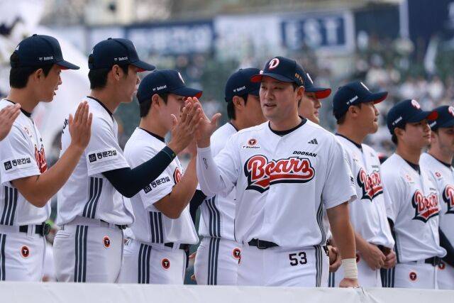 80억 유격수는 병살타 2개, 잠실 거포 1루수는 삼진 4개…상-하위 타순 흐름 계속 끊긴다, 고민 깊어지는 김원형 감독 [MD잠실]