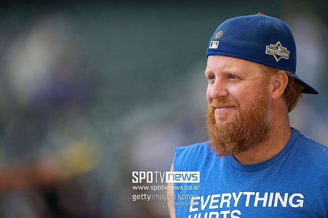 류현진 도왔던 그 클러치 히터, 이제는 강제 은퇴 위기… 한국도 못 온다, 모두가 외면했다