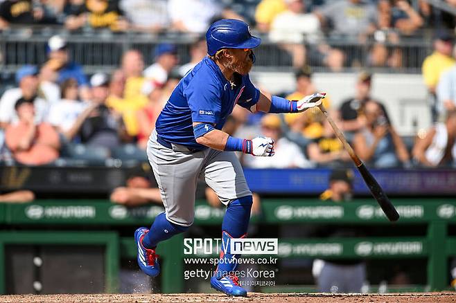 류현진 도왔던 그 클러치 히터, 이제는 강제 은퇴 위기… 한국도 못 온다, 모두가 외면했다