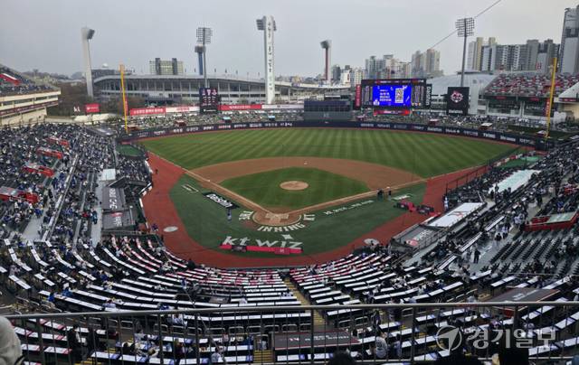 야구장 맞아?…수원 KT위즈파크, 확 바뀌었다