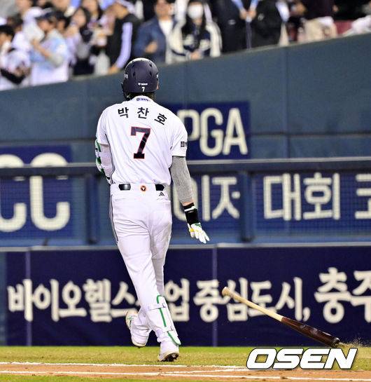 ‘KIA→두산’ 80억 유격수, 왜 방망이 집어던졌나…병살타→병살타→타율 1할대 추락, 잠실 홈팬들 탄식하다