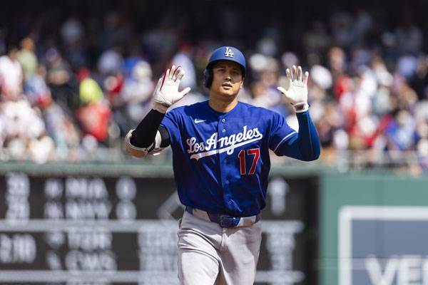 “일어나세요, 용사여” 오타니, 마침내 터졌다...시즌 첫 홈런 폭발, 다저스도 대승