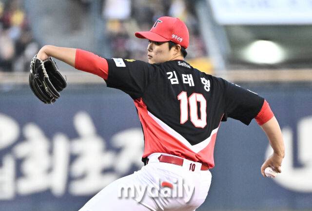 “한화전 털리고 나서” KIA 김태형 ERA 12.60 폭망이 약이었다…154km에 슬러브·킥 체인지, 이래서 볼볼볼볼은 안 되는 거예요[MD광주]