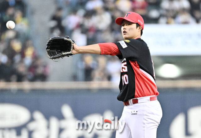 “한화전 털리고 나서” KIA 김태형 ERA 12.60 폭망이 약이었다…154km에 슬러브·킥 체인지, 이래서 볼볼볼볼은 안 되는 거예요[MD광주]