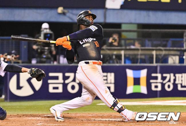 “한화 2위 해서 슬펐다” 분노의 스윙인가, 21시간30분 걸려 한국행→타율 1위 됐다 “홈런보다 승리가 더 기뻐”