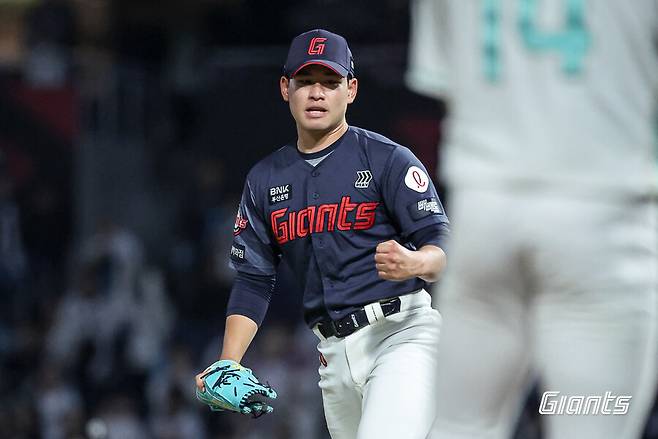 151km 쾅→최고구속 경신! 롯데 최동원상 수상자가 기대된다