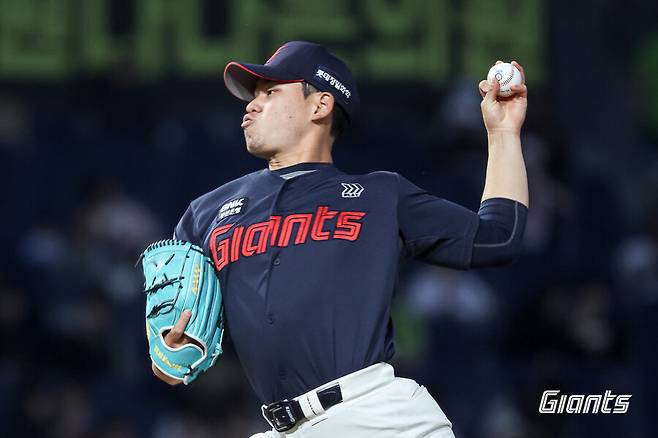 151km 쾅→최고구속 경신! 롯데 최동원상 수상자가 기대된다