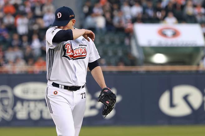 '두산 초비상' 얼굴 어두웠던 플렉센, 4일 1군 말소→우측 어깨 견갑하근 부분 손상 진단…