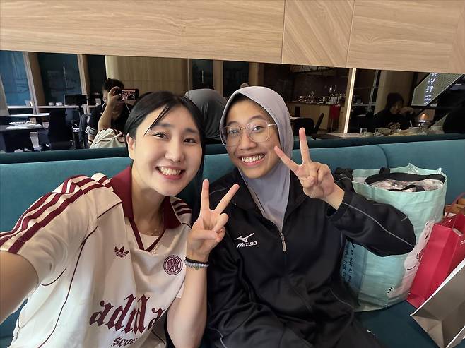 여자배구 염혜선, 인니리그 '특급' 메가 응원 후 현지 팬 미팅