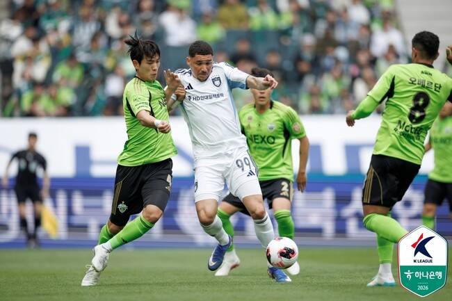 [k1.review] '슈퍼 조커 이승우 환상 쐐기골!' 전북, 100번째 현대가 더비서 울산 2-0 제압! 2위 도약